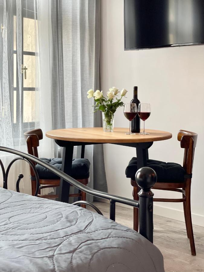 Copernicus Street Apartment - Broken Flowers And Twin Peaks Торунь Экстерьер фото